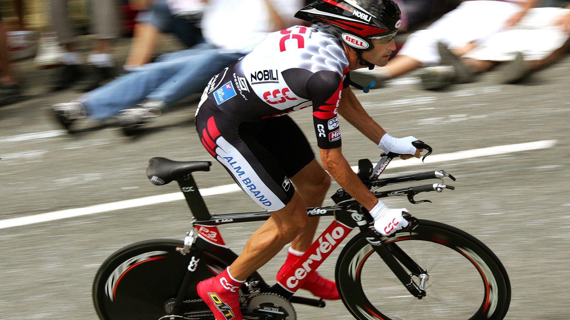 冰球联赛激战正酣，强队对决引爆赛季高潮_熊猫TV