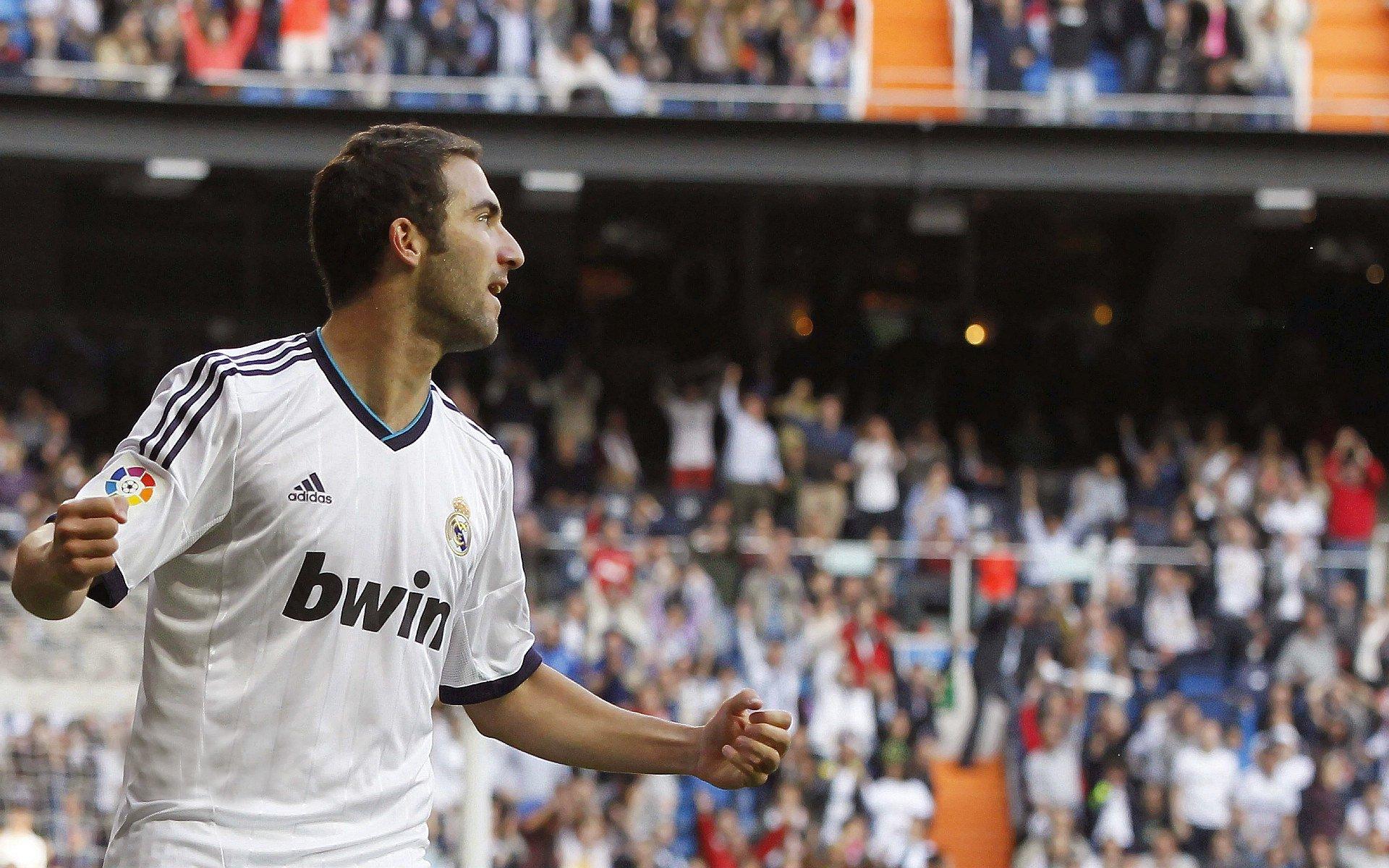 熊猫体育直播-意甲争冠白热化，国际米兰力克尤文图斯 领跑积分榜