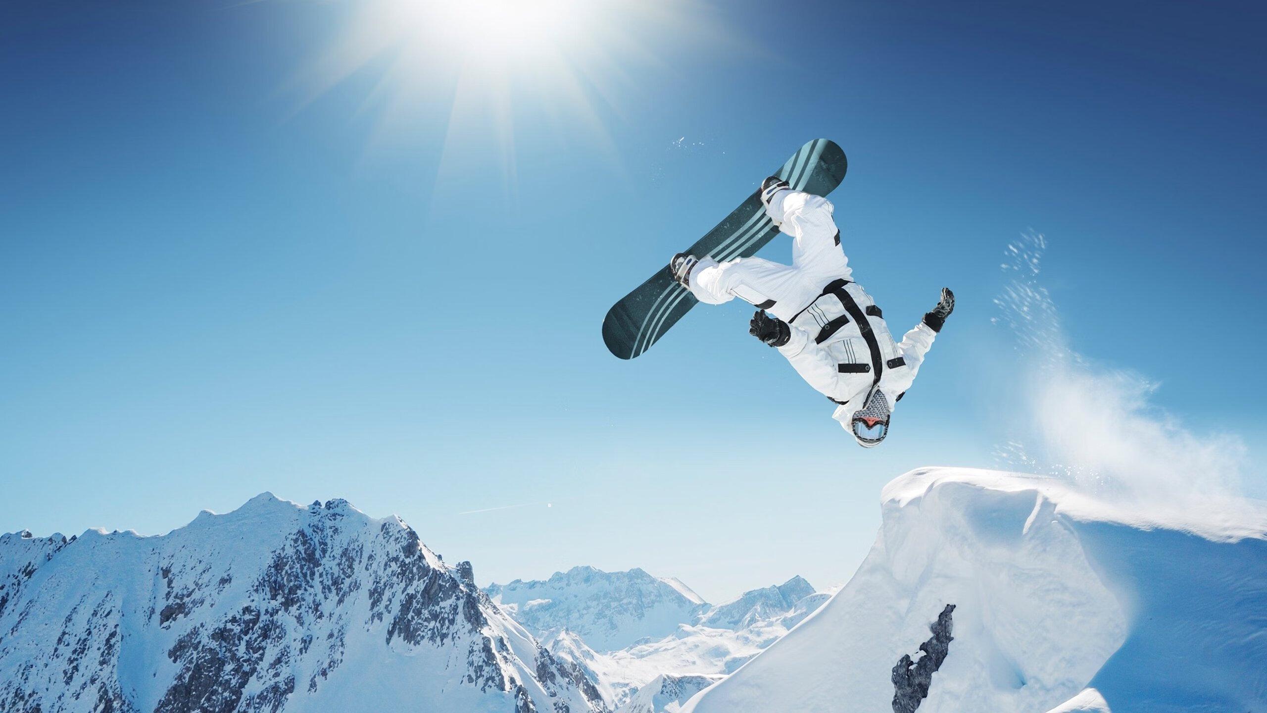 阿尔卡拉斯逆转夺冠,温网新王诞生