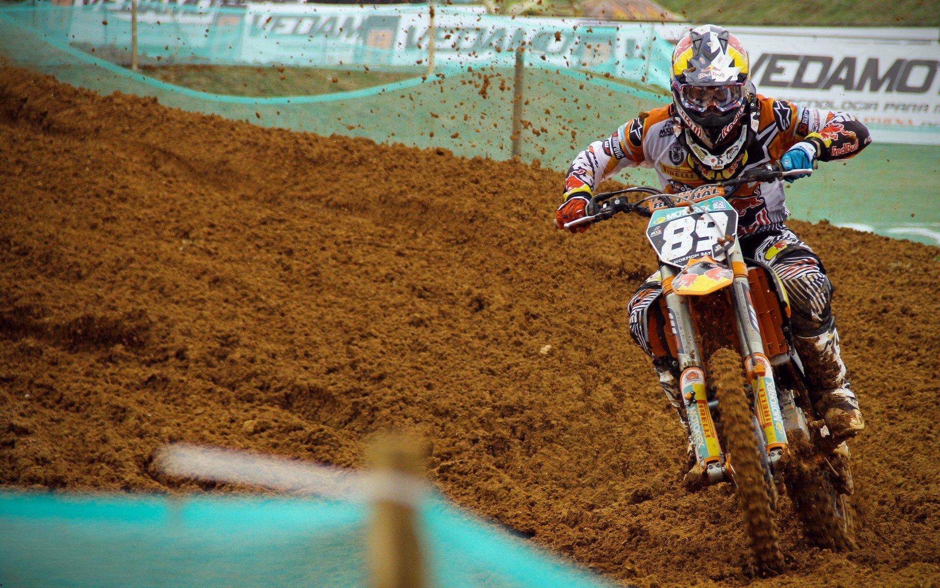 滑板运动风靡全球，年轻选手闪耀国际赛场